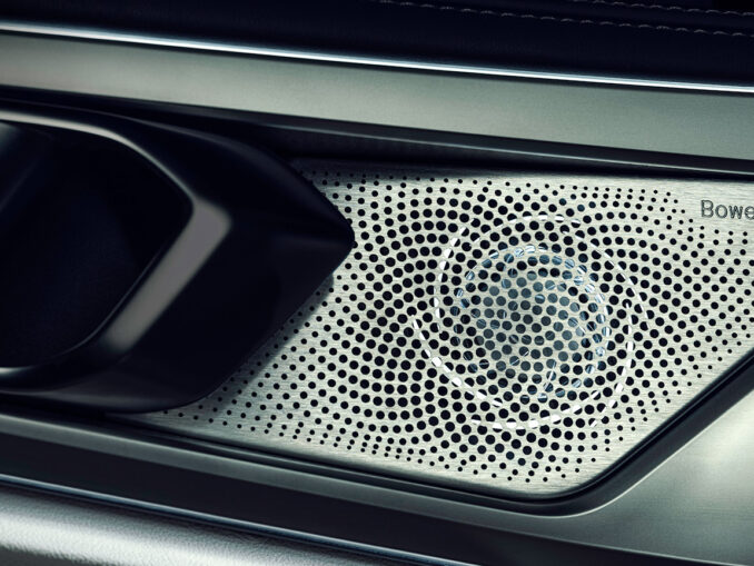 BMW M8 Bowers Wilkins